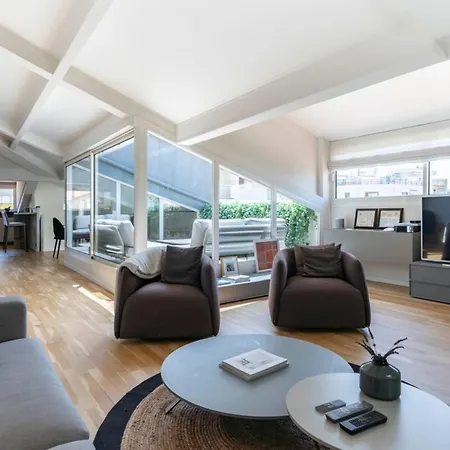 Magnificent Duplex Close To Carlton *