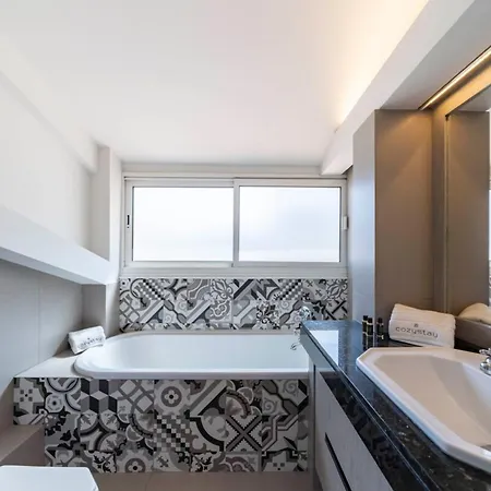 Magnificent Duplex Close To Carlton Apartamento