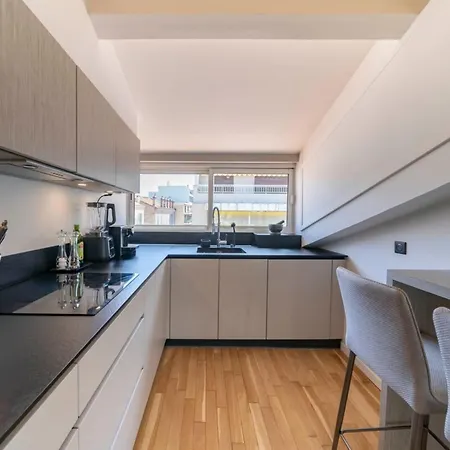 Magnificent Duplex Close To Carlton