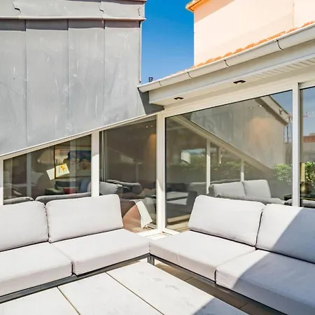 Magnificent Duplex Close To Carlton *